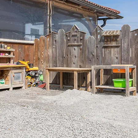 Fun & Games Homestead Lukec - Happy *