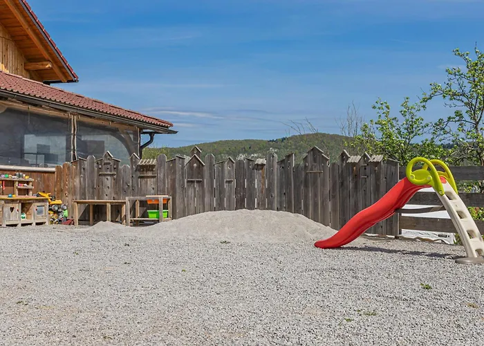 Fun & Games Homestead Lukec - Happy Tatil Evi Kostel