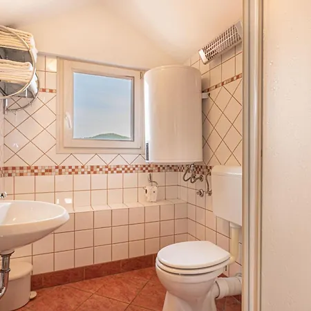 Lukceva Domacija Pocitniska Hisa - Happy Kostel