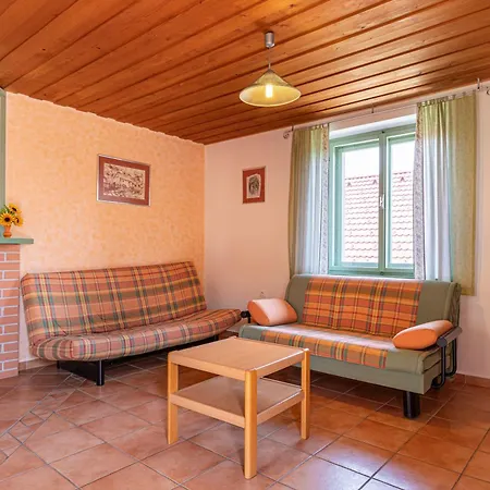 Lukceva Domacija Pocitniska Hisa - Happy 펜션 Kostel