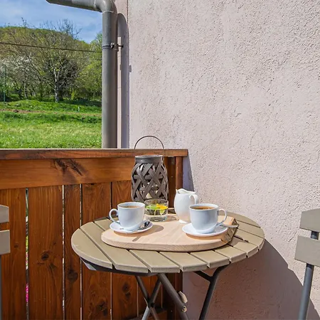 Lukceva Domacija Pocitniska Hisa - Happy *