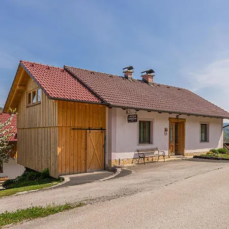 Lukceva Domacija Pocitniska Hisa - Happy Kostel