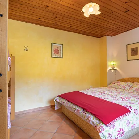 Lukceva Domacija Pocitniska Hisa - Happy 펜션 *