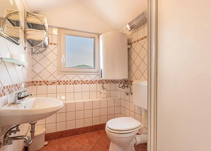 Lukceva Domacija Pocitniska Hisa - Happy Kostel