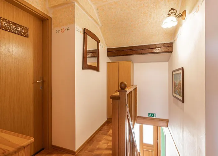 Vikendica Fun & Games Homestead Lukec - Happy Rentals Kostel